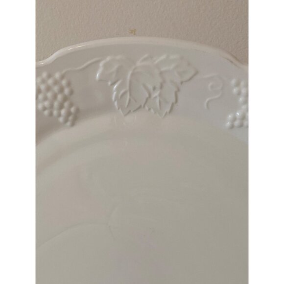 White Milk Glass Serving Platter 14 IN Round Grapes Leaves Replacement Vintage - Picture 3 of 9